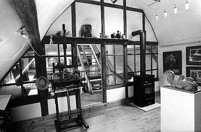 Im Maleratelier, Maleratelier im Ersten Stock, &copy;opyright 1994, Sylvio Wyszengrad