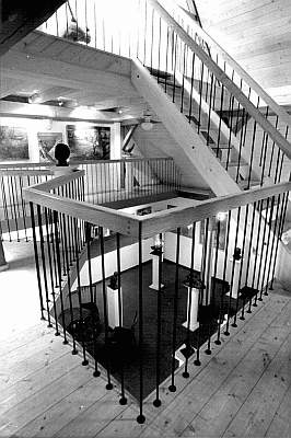 Im ersten Stock, Auf der Empore im Ersten Stock, &copy;opyright 1994, Sylvio Wyszengrad